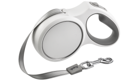White retractable dog leash with ergonomic grey handle, extending up to 5 meters, with a sturdy clip for secure attachment.