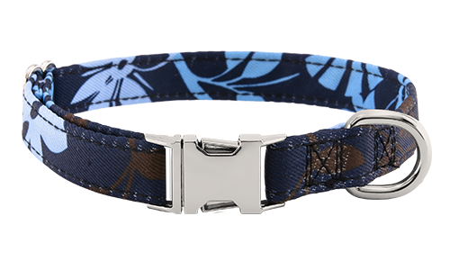 Dog Collar with Buckle Floral-patterned blue dog collar with adjustable metal buckle, 27 - 40cm in length and 2 cm wide, with D-ring for attachment.